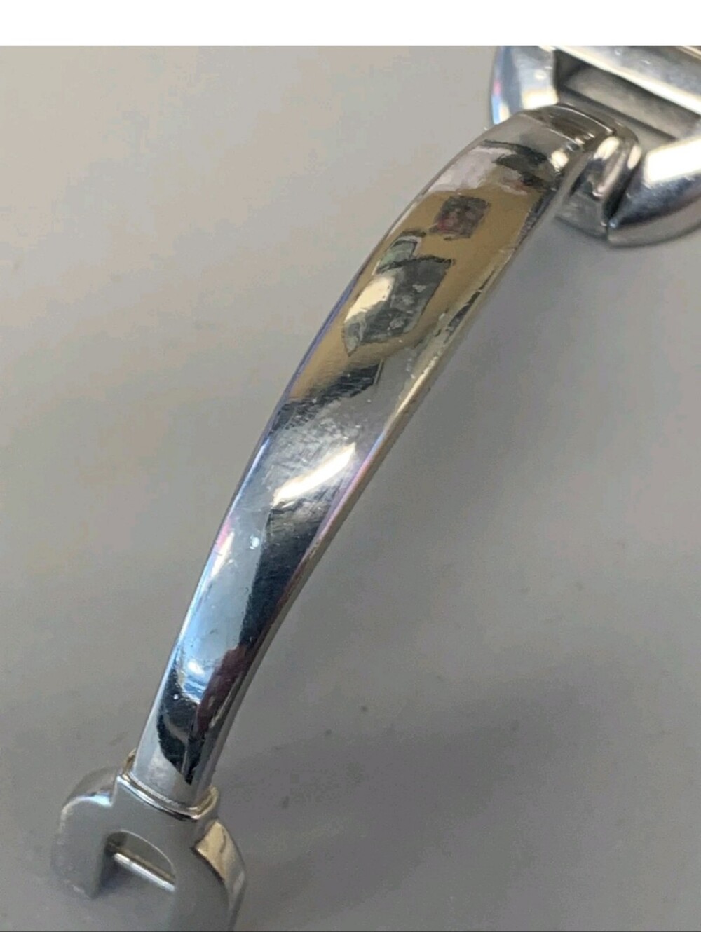 Gucci 6800L Bangle Watch: - Picture 9 of 10